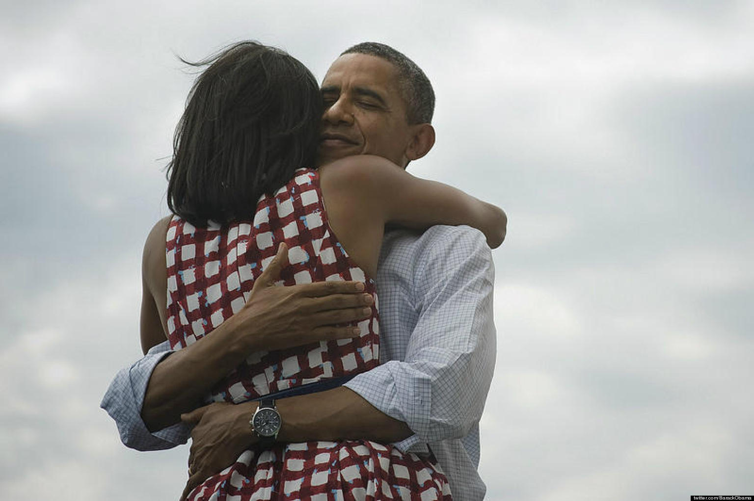 o-BARACK-MICHELLE-OBAMA-HUG-facebook.jpg